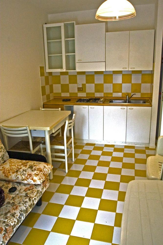 Cond Girasole Apartment *